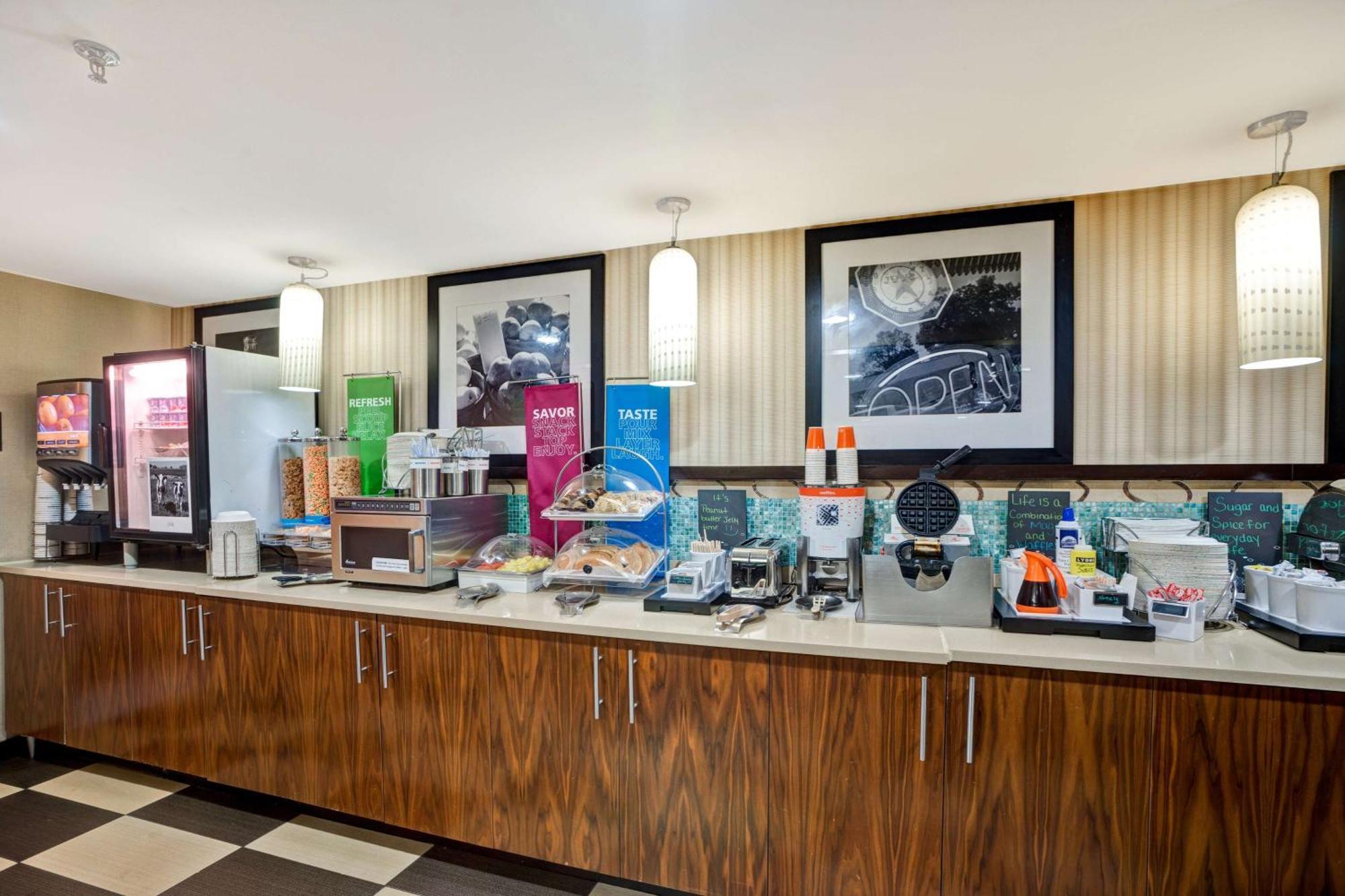 Hampton Inn By Hilton Milford Exteriér fotografie
