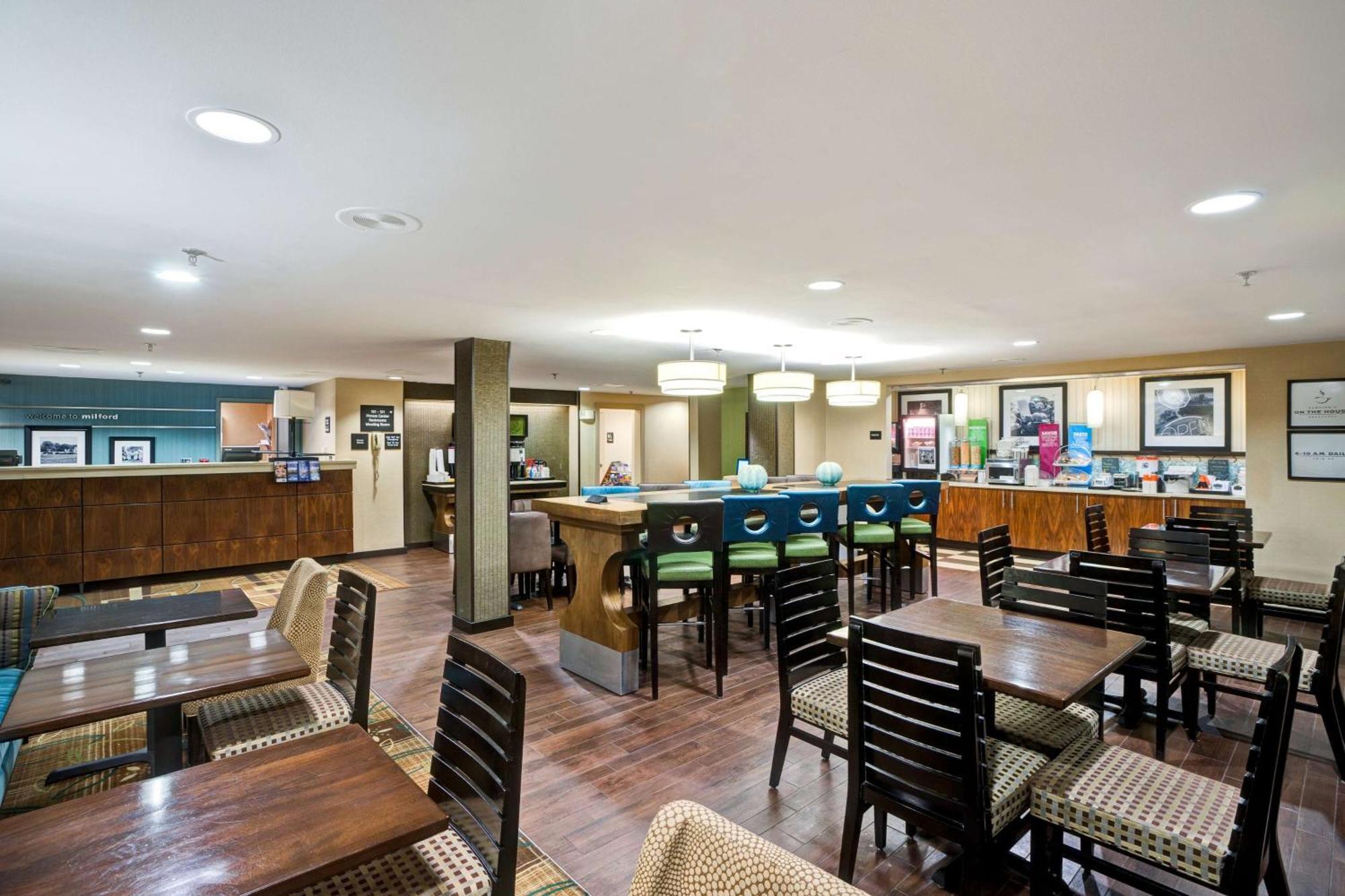 Hampton Inn By Hilton Milford Exteriér fotografie